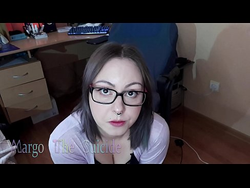 ❤️ Sexy jente med briller suger dildo dypt på kamera ❤❌  Sex hos oss