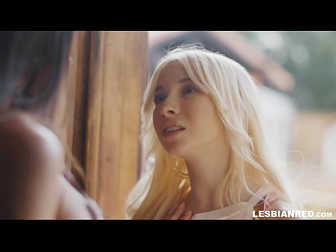 ❤️ Jenta kommer hjem noen måneder senere og ender opp med å spise stemorens fitte ❤❌  Sex hos oss
